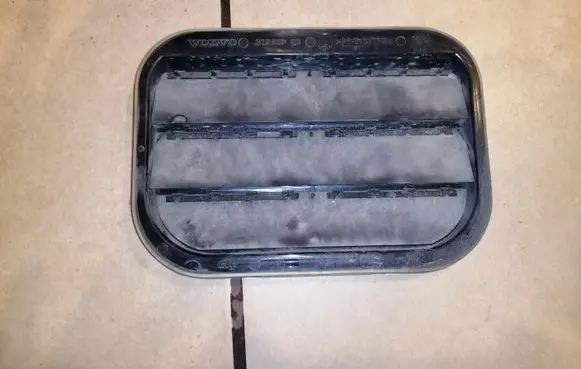 Volvo V70 Quarter panel pressure vent 31250723