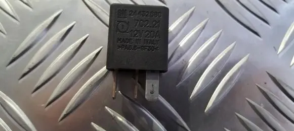 Opel Zafira A Other relay GM24432680 24432680