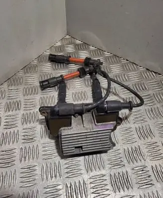 Volkswagen PASSAT B5 High voltage ignition coil 058905105A