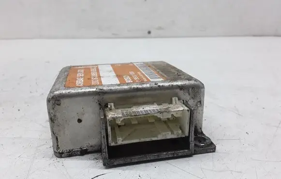 Audi A4 S4 B5 8D Airbag control unit/module 0285001038