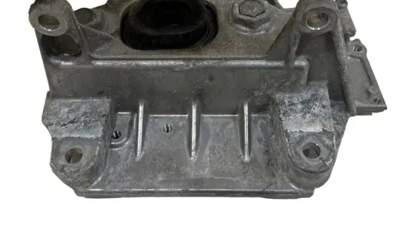 Nissan Juke I F15 Engine mount bracket 038122