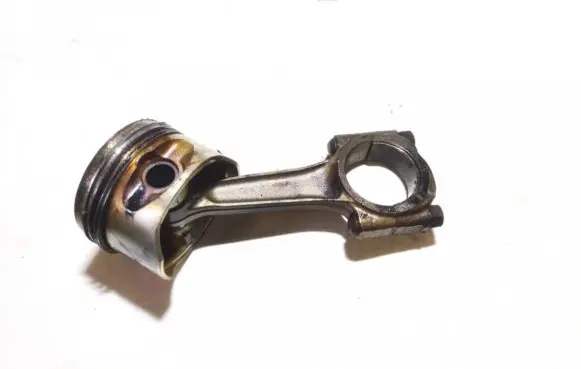 Citroen Xsara Picasso Piston with connecting rod