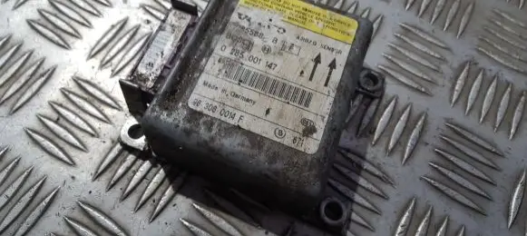 Volvo S40, V40 Airbag control unit/module 30855882B 0285001147