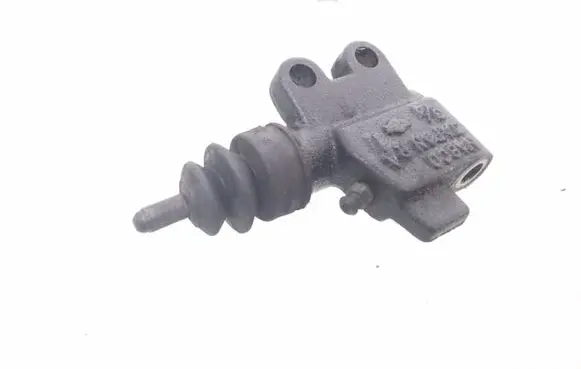Nissan X-Trail T30 Clutch slave cylinder 