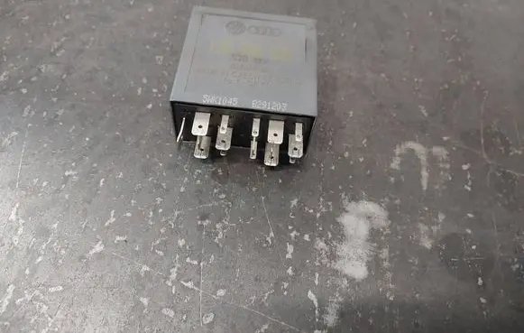 Skoda Superb B5 (3U) Window wiper relay 1J0955531 192