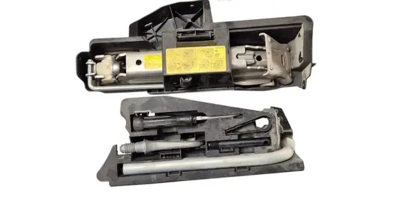 Audi A6 S6 C6 4F Spare wheel mounting bracket 8E0010175A