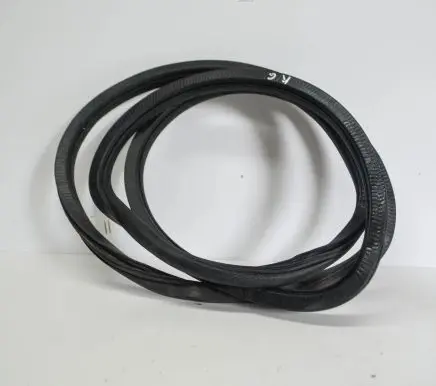 Skoda Octavia Mk2 (1Z) Rubber seal rear door 1Z9867367D