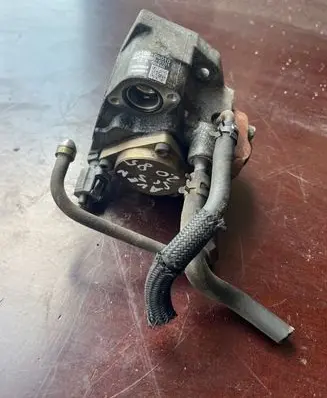 Toyota Avensis T250 Fuel injection high pressure pump 221000G010