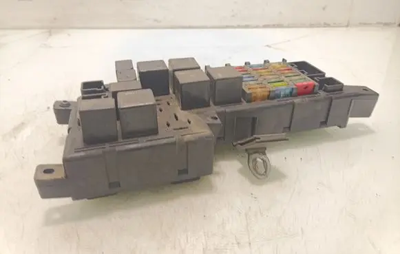 Volvo S60 Fuse module 518717004 8637841 0204081210