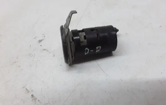 Peugeot Boxer Front door lock (next to the handle) 