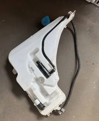 BMW 3 GT F34 Windshield washer fluid reservoir/tank 7241680
