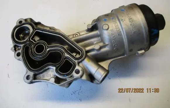 Peugeot 5008 Fuel filter housing 9823532380