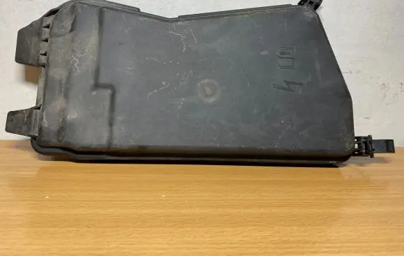 Mercedes-Benz E W212 Fuse box cover C296 A2125400382