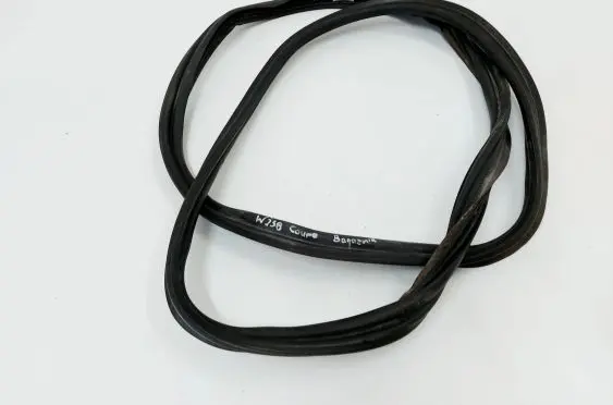 Mercedes-Benz E W238 Trunk rubber seal (body) 