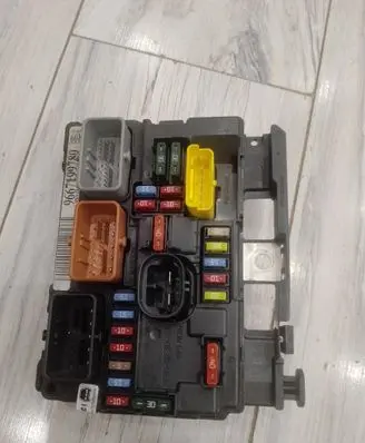 Citroen C3 BSM Control unit 9667199780