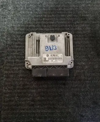 Volkswagen Polo Engine control unit/module 045906013 0281012551