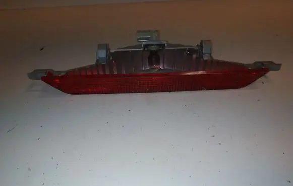 Toyota Avensis Verso Third/center stoplight