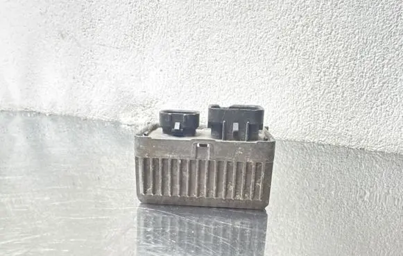 Opel Insignia A Glow plug pre-heat relay 55563423