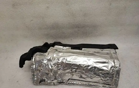 Volvo XC90 Heat shield in engine bay 31437477