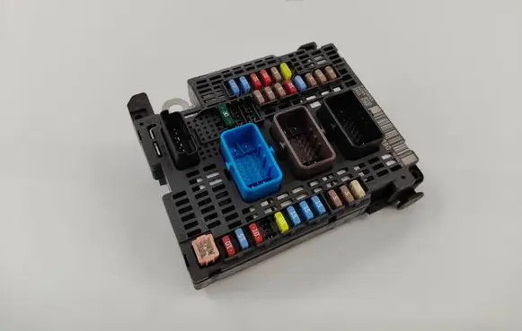 Citroen DS5 Fuse module 9807428280
