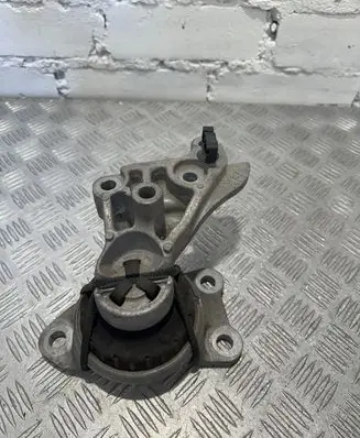 Renault Megane III Engine mount bracket 