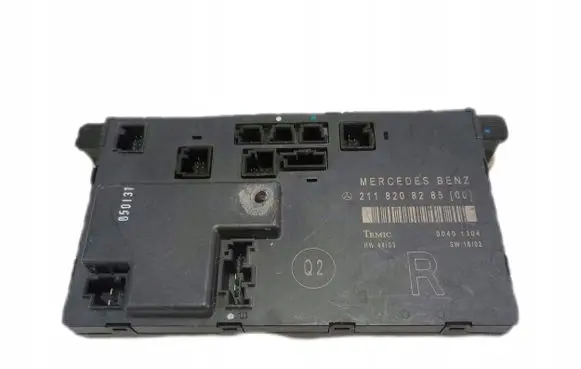 Mercedes-Benz E W211 Door control unit/module 2118208285