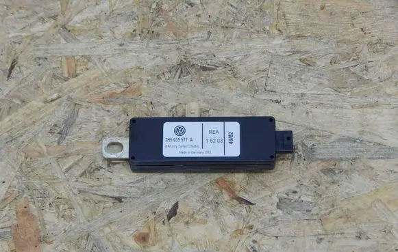 Volkswagen Multivan T5 Antenna control unit 7H5035577A 15203
