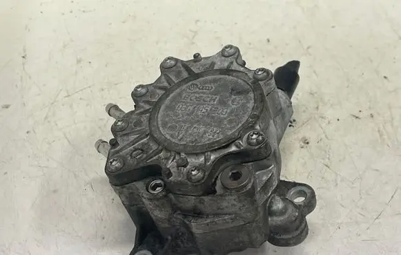 Volkswagen PASSAT B6 Vacuum pump 03G145209 V460 230304A