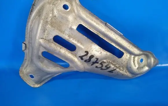 Toyota Prius (XW30) Exhaust heat shield 