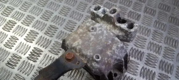 Volkswagen Golf IV Engine mount bracket 1j0199262