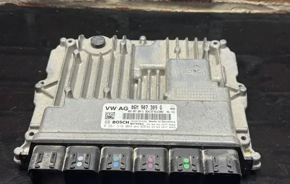 Audi Q5 SQ5 Engine control unit/module 06M907309G 0261S18084