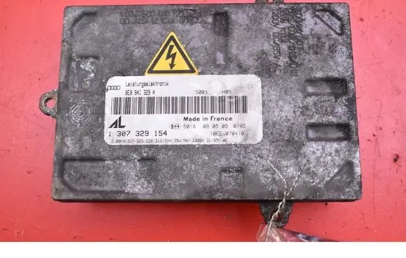Audi A4 S4 B7 8E 8H Voltage converter/converter module 8E0941329A