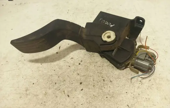 Ford Focus Accelerator throttle pedal