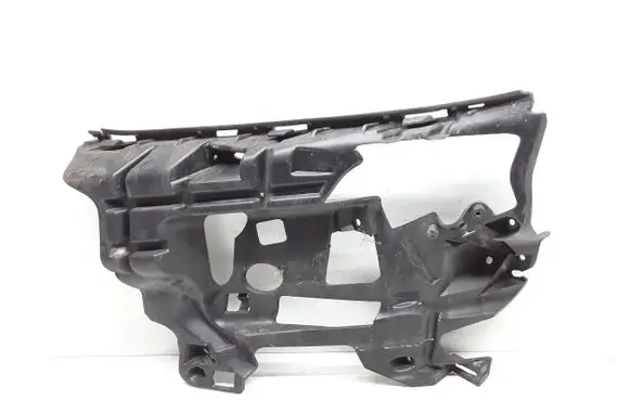 Volvo V60 Front bumper mounting bracket 31383140