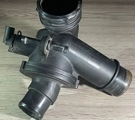 Mercedes-Benz Sprinter W906 Thermostat/thermostat housing A6512001215 PA66GF30