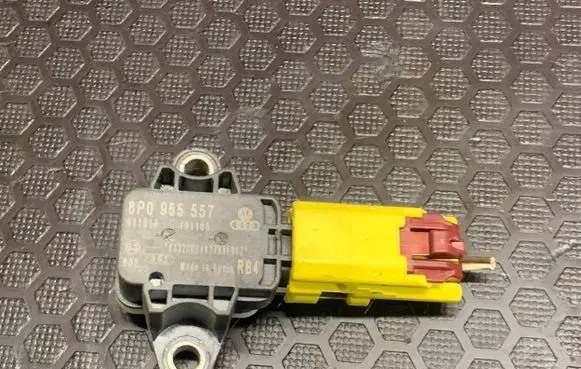 Audi A4 S4 B7 8E 8H Airbag deployment crash/impact sensor 8P0955557 191105 011510
