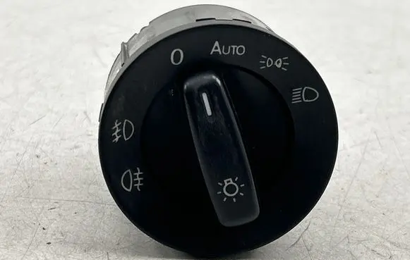 Volkswagen Caddy Light switch 461890007
