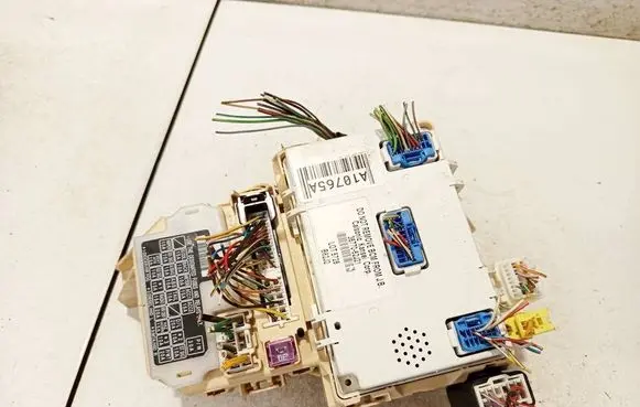Suzuki Swift I Fuse box set 3677062j21 b62j2