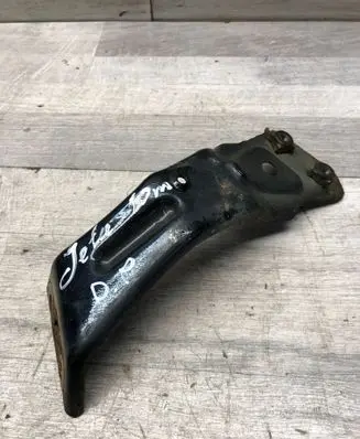 Fender mounting bracket