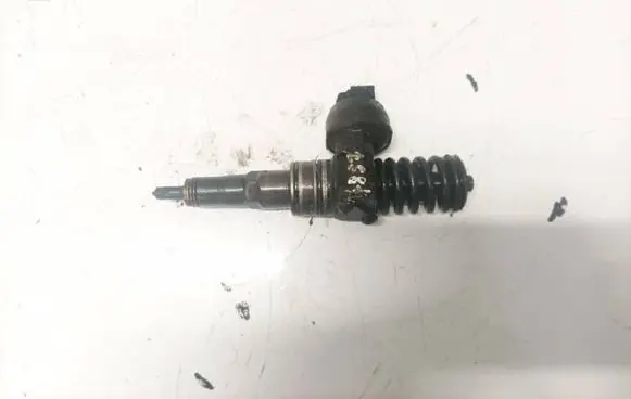 Skoda Octavia Mk2 (1Z) Fuel injector 038130073 0414720215