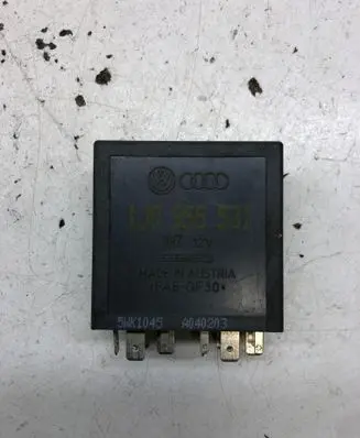 Volkswagen Golf IV Window wiper relay 1J0955531 192 5WK1045