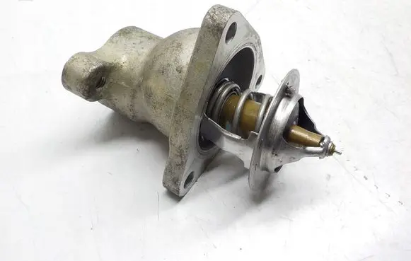 Hyundai Genesis Thermostat/thermostat housing HENCAR7619424063