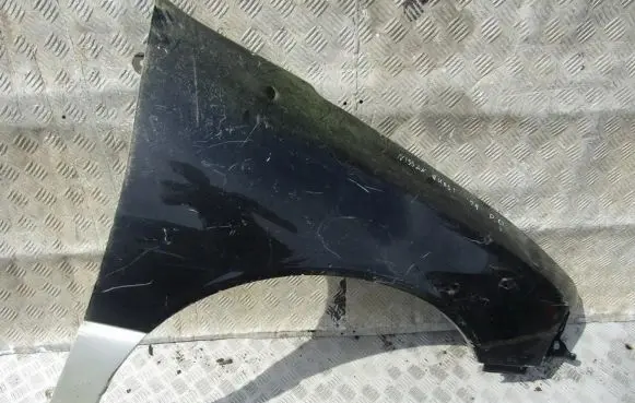 Nissan Quest Fender