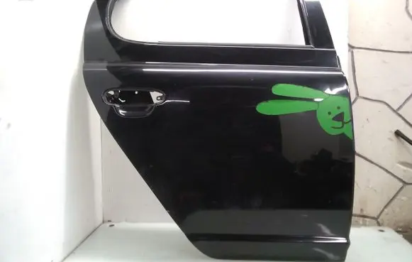 Toyota Yaris Rear door