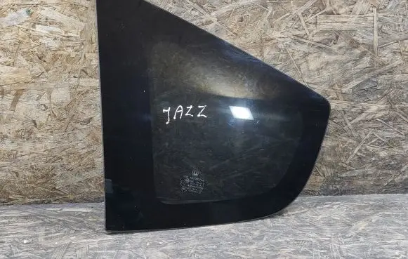 Rear side window