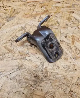 Nissan Qashqai Front door upper hinge 4EAR