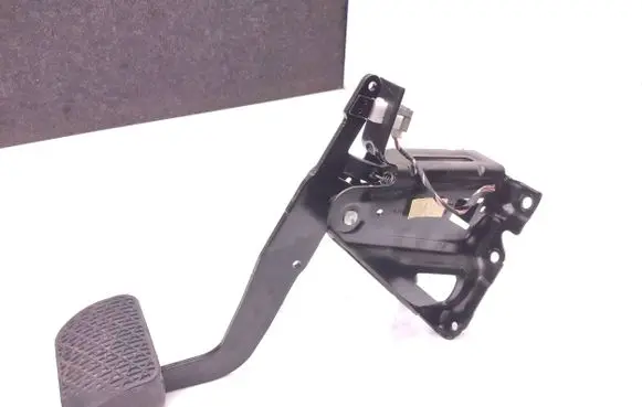 Mercedes-Benz Sprinter W906 Brake pedal A9062801201 100604328 F80049A0