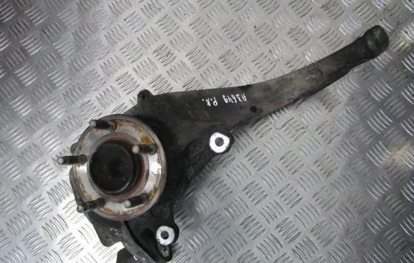 Front wheel hub