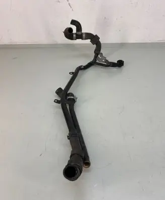 Volkswagen PASSAT B8 Engine coolant pipe/hose 5Q0121070