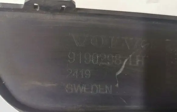 Volvo V70 Front bumper splitter molding 9190298